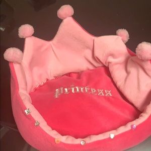 Princess pet bed